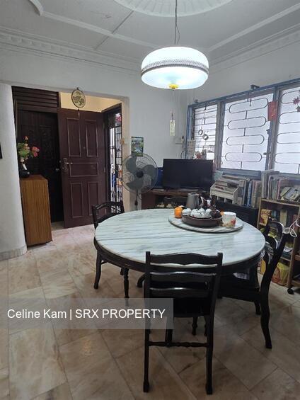 Blk 548 Jurong West Street 42 (Jurong West), HDB Executive #570634711